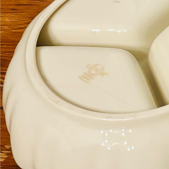 Lenox Holiday Scalloped Edge Divided Condiment Serving Bowl - Picture 5 of 5